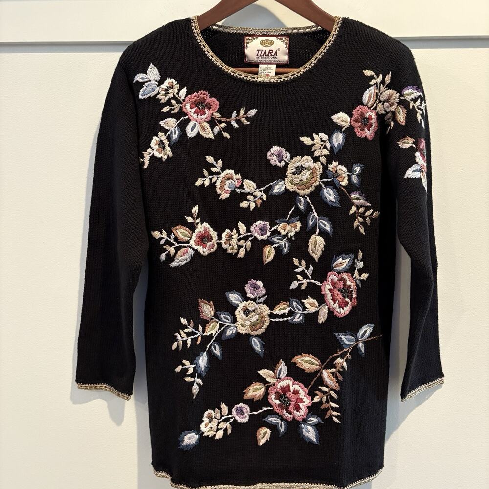 Tiara International Sweater Women Small Black Embroidered Floral Textured 3D Vtg